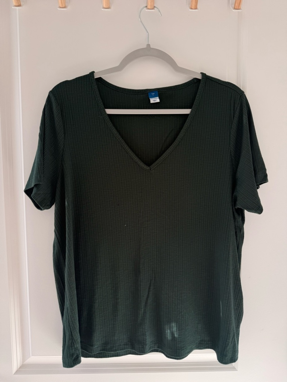 Classic V-Neck Short Sleeve Top - Dark Green